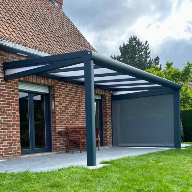 Pergola anthracite vitrée réalisée par MCH